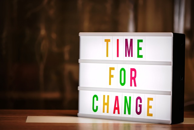 time-for-a-change-4499734_640 Cominciamo dalle parole
